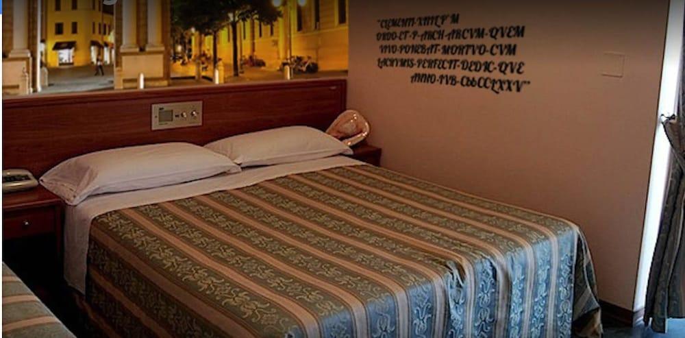 Hotel Acerboli ريميني المظهر الخارجي الصورة