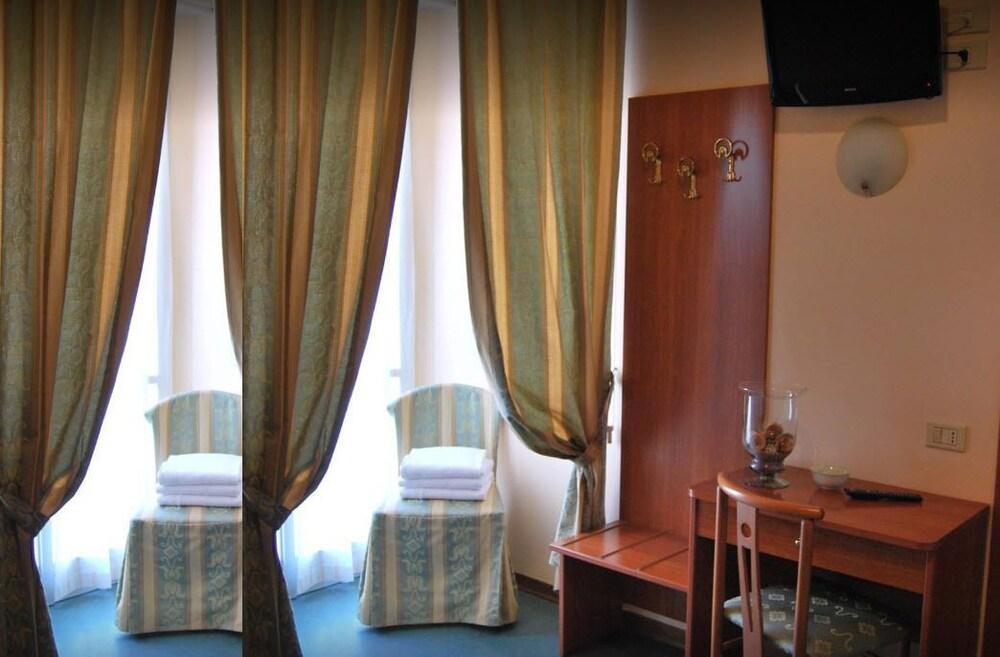 Hotel Acerboli ريميني المظهر الخارجي الصورة