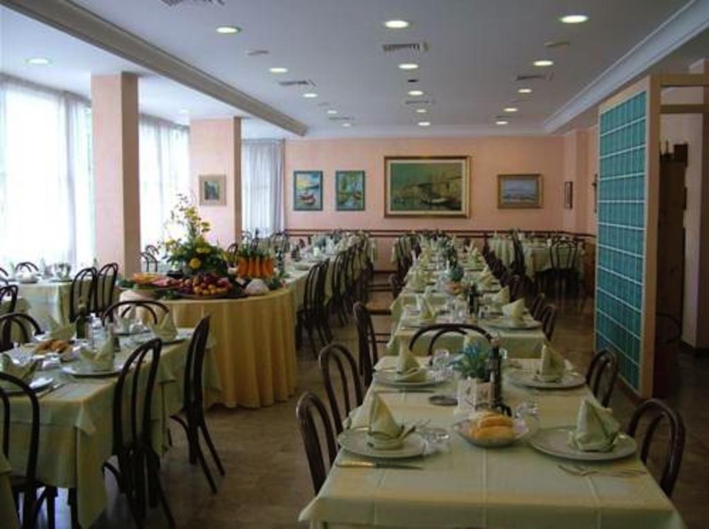 Hotel Acerboli ريميني المظهر الخارجي الصورة